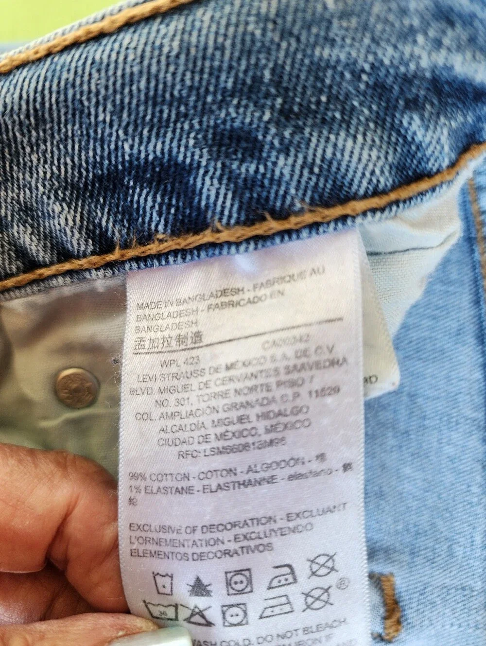 Signature by Levi Strauss Men’s Reg Fit Jeans Medium Wash Straight Leg 34 x 32
